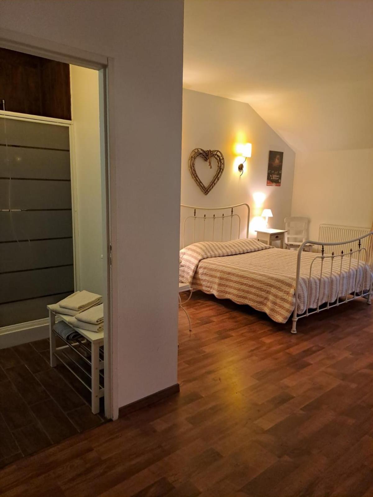 Le Moulin Du Fay Bed & Breakfast Villemotier Exterior photo